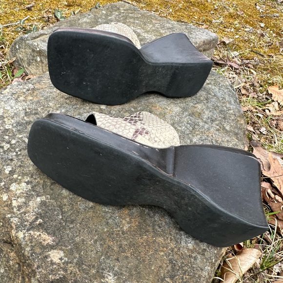 Reaction by Kennith Cole snakeskin Sunny Side Up wedge | 7 - Picture 6 of 13